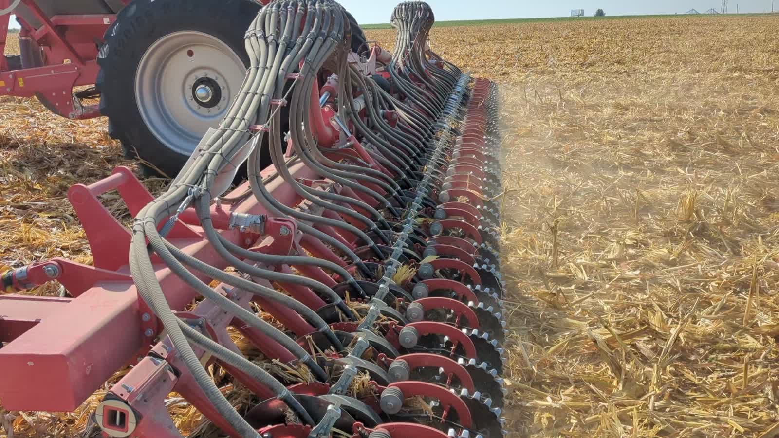 Drilling cereal rye into no-till corn residue